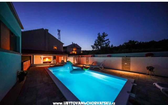 Apartman ANAI with private  pool – Szálláshely Sukosan Horvátország