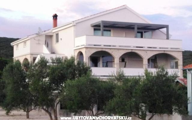 Solmaris Apartmanok – Szálláshely Sukosan Horvátország