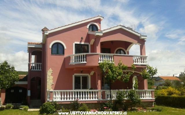 Villa Laura – Szálláshely Sukosan Horvátország