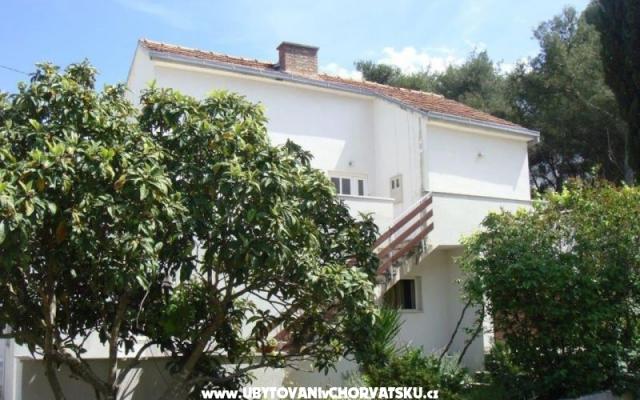 Apartman Lada – Szálláshely Supetar – Brac Horvátország