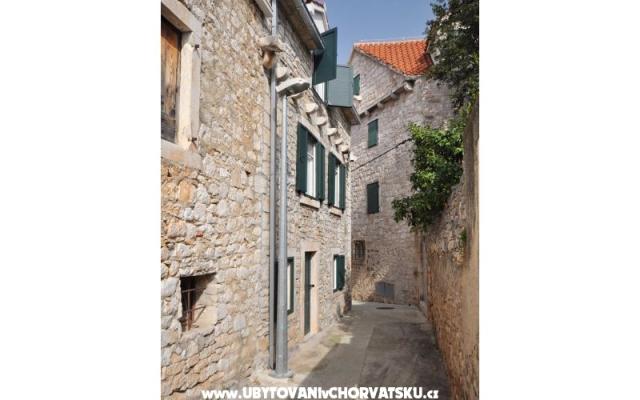 Apartmanok Sandra – Szálláshely Supetar – Brac Horvátország