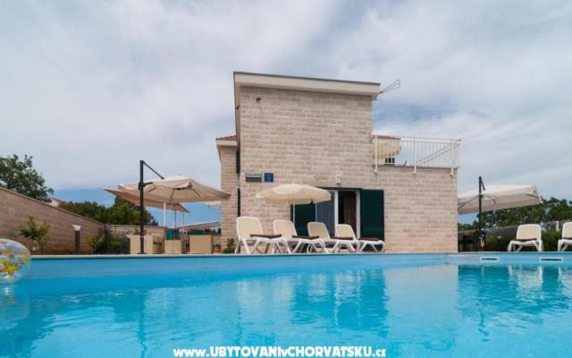 Vile Dinoti – Szálláshely Supetar – Brac Horvátország