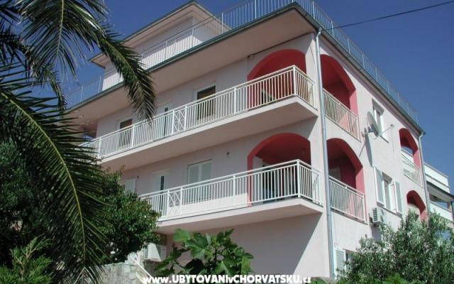 Apartmanok Adi – Szálláshely Tisno Horvátország