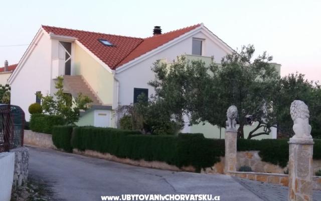 Apartman Tone – Szálláshely Trogir Horvátország