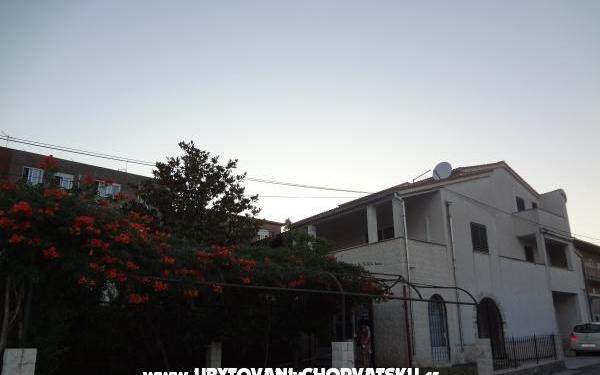 Apartmanok Bepa – Szálláshely Trogir Horvátország