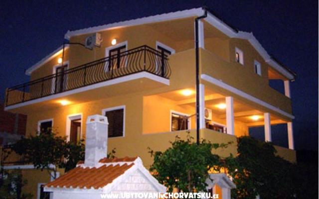 Apartmanok Duka – Szálláshely Trogir Horvátország