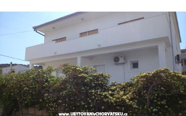 Apartmanok Lovre – Szálláshely Trogir Horvátország