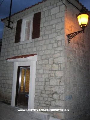 Apartmanok Stone Ház – Szálláshely Trogir Horvátország
