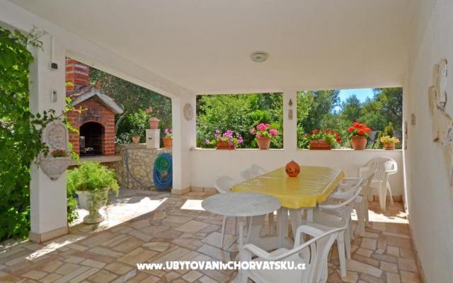 Apartmanok Beba – Szálláshely Trogir Horvátország
