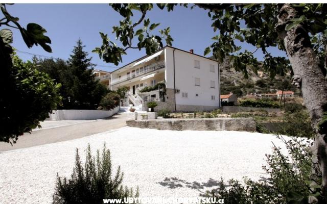 Apartmanok Carmen – Szálláshely Trogir Horvátország