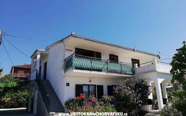 Apartmanok Santic – Szálláshely Trogir Horvátország