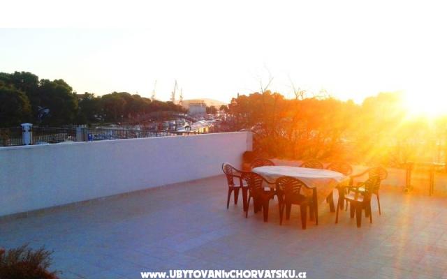 Apartmanok Tragurium – Szálláshely Trogir Horvátország