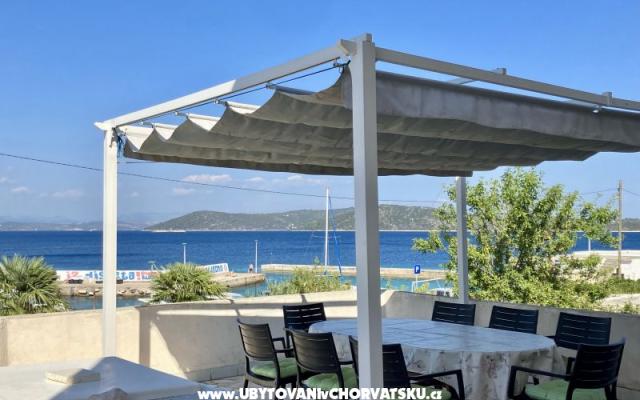Apartmanok Villa Ana – Szálláshely Trogir Horvátország