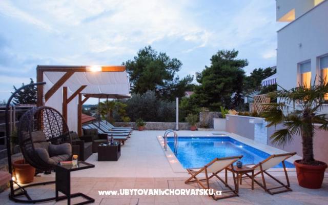 Apartmanok Villa Aurora – Szálláshely Trogir Horvátország