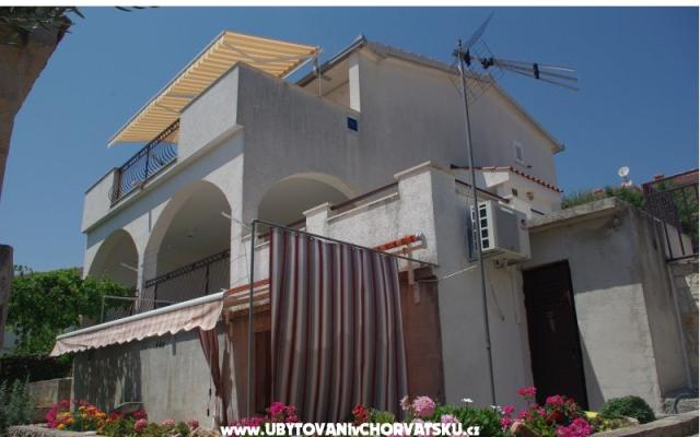 Apartmanok Neda – Szálláshely Trogir Horvátország