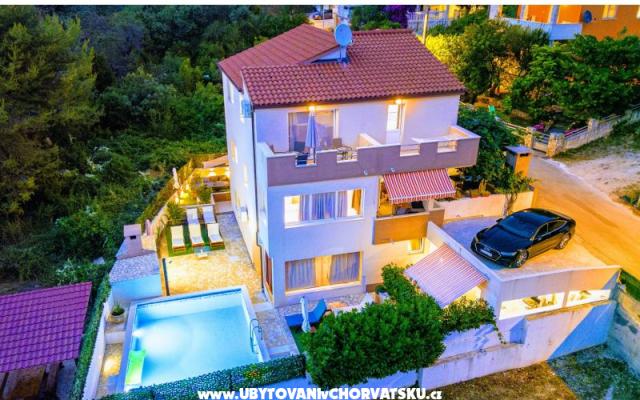 Bruno's Poolside Retreat – Szálláshely Trogir Horvátország