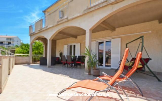 Karlo – Szálláshely Trogir Horvátország