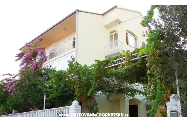  Villa Michael Apartmanok – Szálláshely Trogir Horvátország