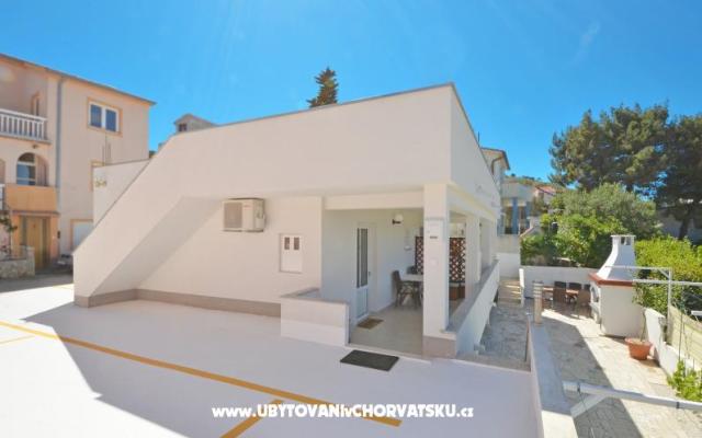 Punta Apartmanok – Szálláshely Trogir Horvátország