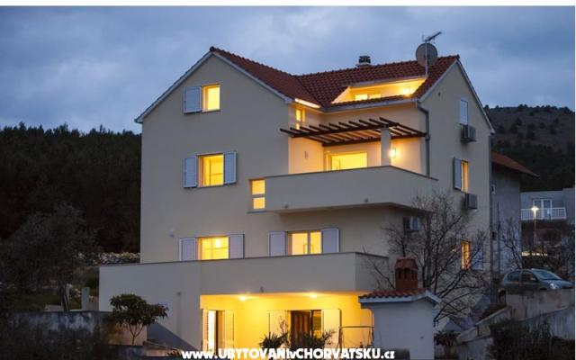 Villa Blanka – Szálláshely Trogir Horvátország