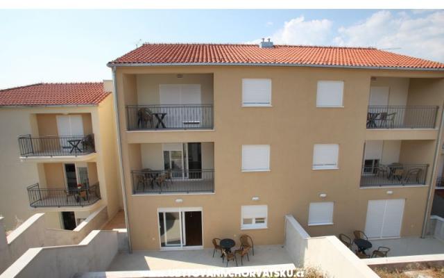 Villa IRIS – Szálláshely Trogir Horvátország