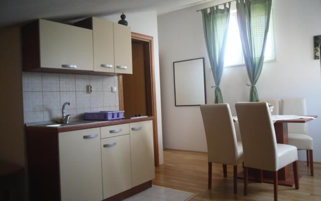 Apartmanok Emi – Szálláshely Tucepi Horvátország