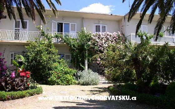 Apartmanok Ognjen Lalić – Szálláshely Tucepi Horvátország