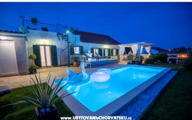 Vakáció  Diana +pool+jacuzzi – Szálláshely Vir sziget Horvátország
