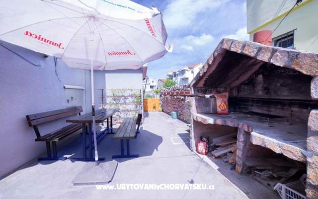 Apartman MIKA – Szálláshely Vodice Horvátország