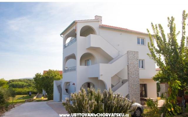 Apartmanok Biluš – Szálláshely Vodice Horvátország