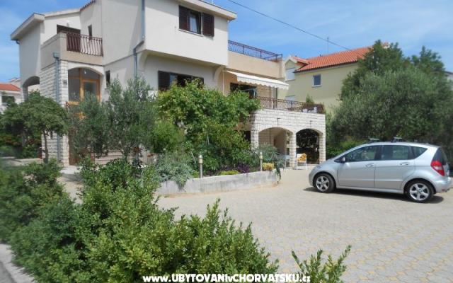 Apartmanok Mira – Szálláshely Vodice Horvátország