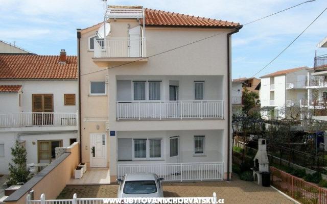 Apartmanok Dugonjić – Szálláshely Vodice Horvátország