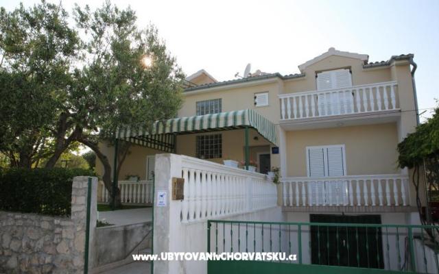 Apartmanok Ergić Bozena – Szálláshely Vodice Horvátország