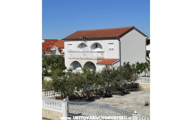 Apartmanok Ivanović – Szálláshely Vodice Horvátország