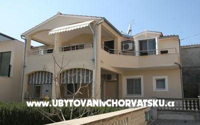 Apartmanok Jela – Szálláshely Vodice Horvátország