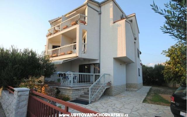 Apartmanok Mira – Szálláshely Vodice Horvátország
