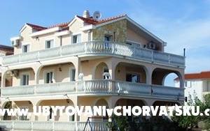 Villa Dolmar – Szálláshely Vodice Horvátország
