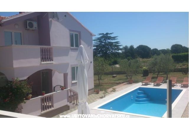Apartmanok with swimming pool-Crno – Szálláshely Zadar Horvátország