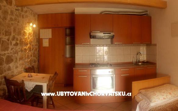 Apartmanok Martina – Szálláshely Zivogosce Horvátország