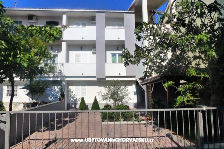 Apartmanok DIVNA – fotó 2