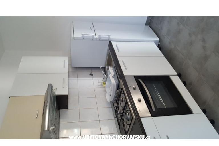 APARTMAN PAULINA/BIBINJE:4+2/STUDIO – fotó 12