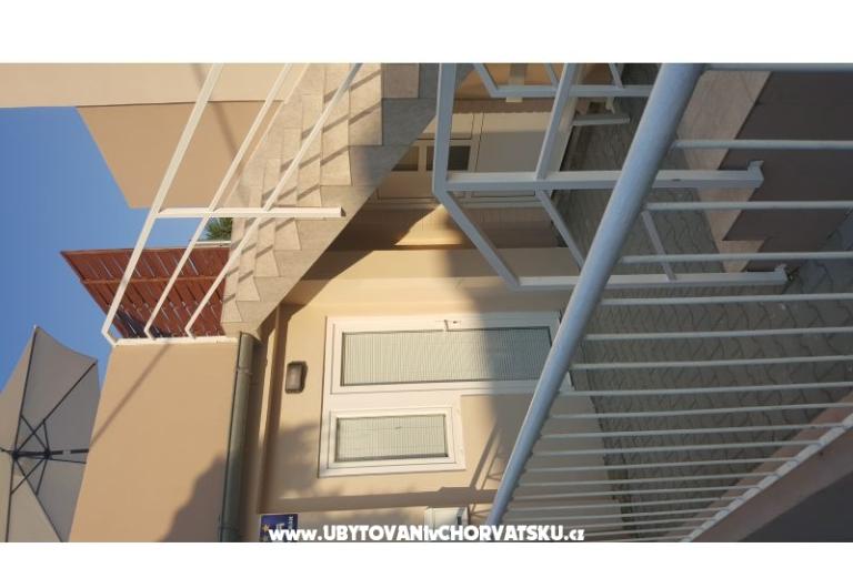 APARTMAN PAULINA/BIBINJE:4+2/STUDIO – fotó 13