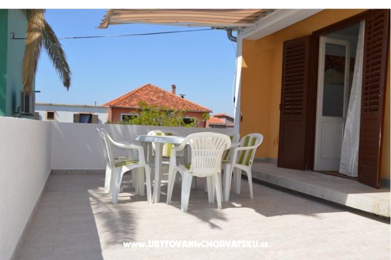 APARTMAN PAULINA/BIBINJE:4+2/STUDIO – fotó 4