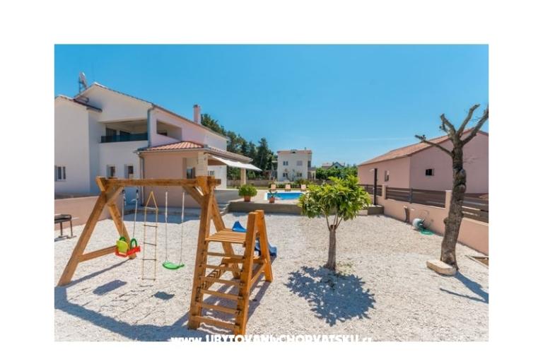 Holiday house vila Kunfin – fotó 3