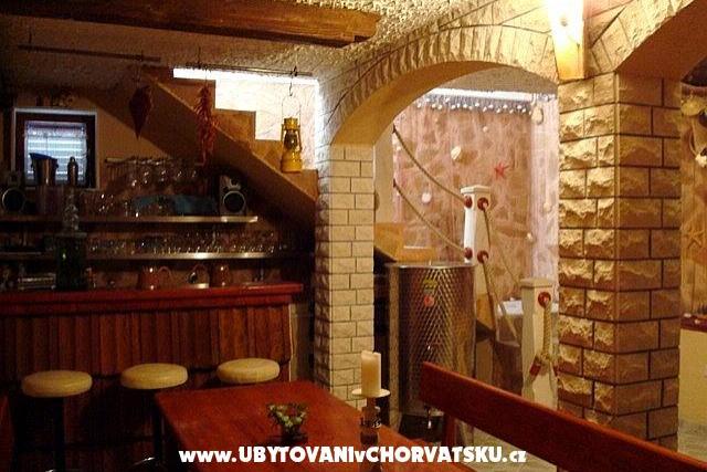 Apartmanok Villa Niko Bol – fotó 3