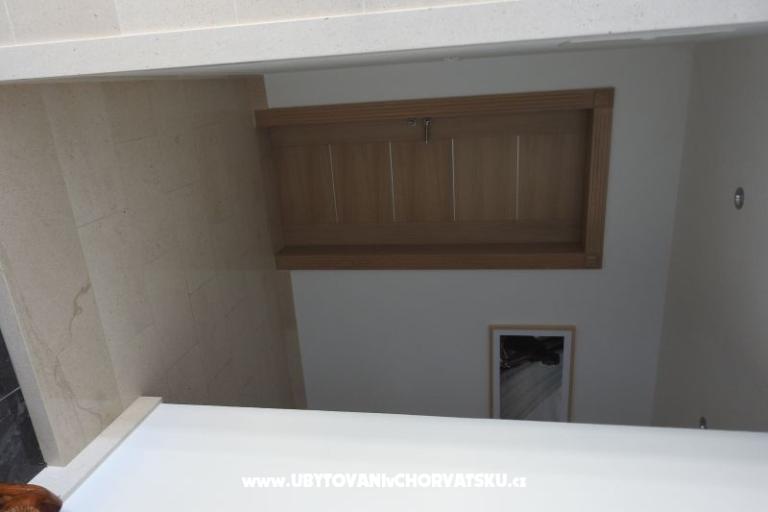 Luxury Apartmanok medencével – fotó 11