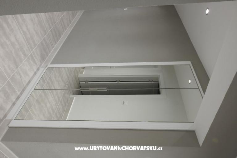 Luxury Apartmanok medencével – fotó 13