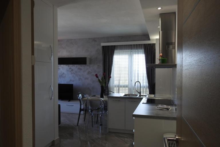 Luxury Apartmanok medencével – fotó 5