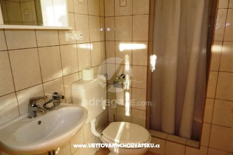 Szobák Nada – fotó 6