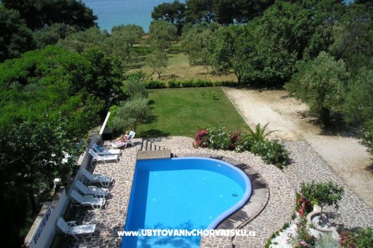 Vila Smirna 4*  medencével  – fotó 13